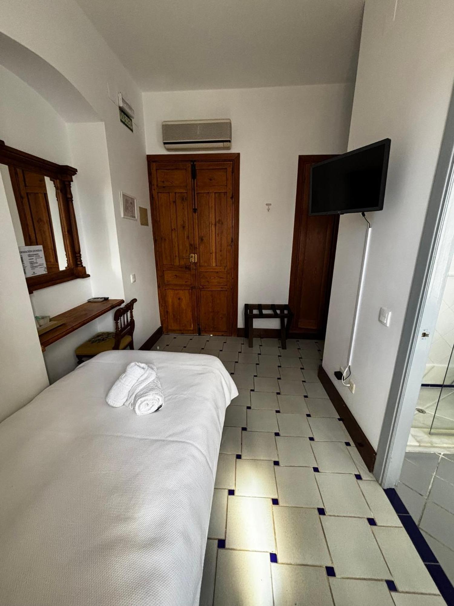 Hotel Entreolivos El Pedroso Eksteriør billede